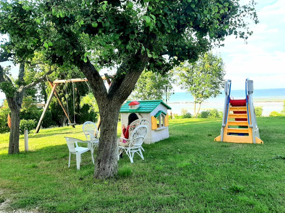 Bio Agriturismo Mare In Campagna Campofilone Exteriér fotografie