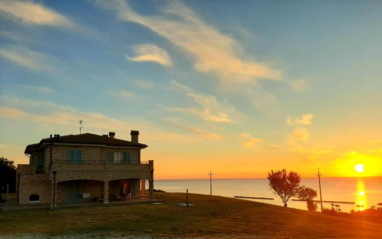 Vila Bio Agriturismo Mare In Campagna Campofilone Exteriér fotografie